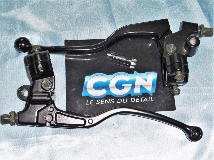 Leviers de frein CGN en aluminium noir avec contacteur stop pour cyclomoteurs