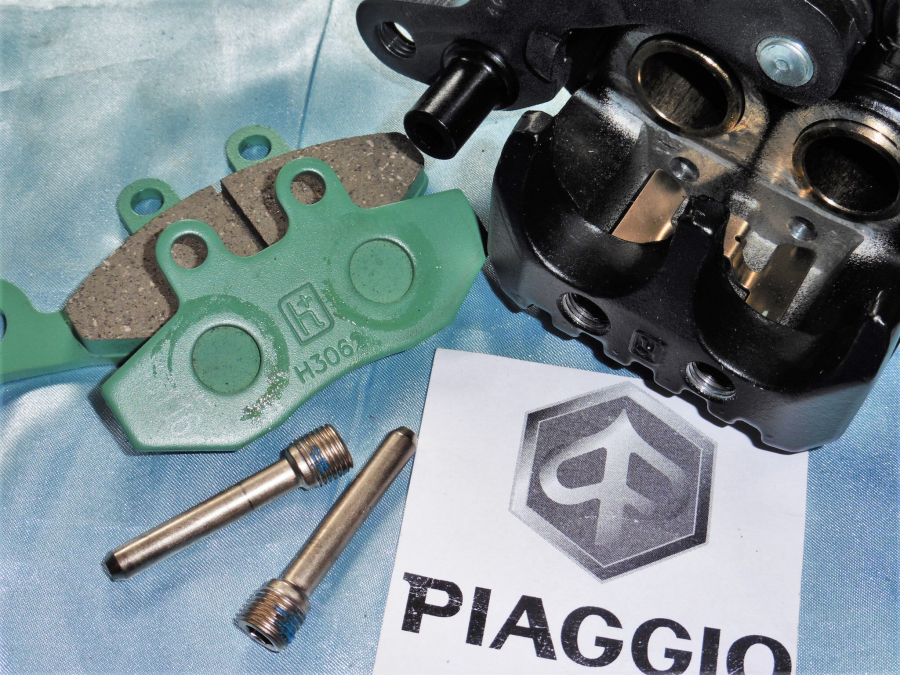Étrier de frein arrière PIAGGIO pour maxiscooters PIAGGIO MP3 400-500,  BEVERLY 400, GILERA NEXUS 125-250-300