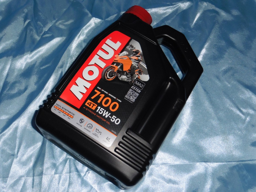 Aceite Motul Series 7100 y 300V / El mejor lubricante moto
